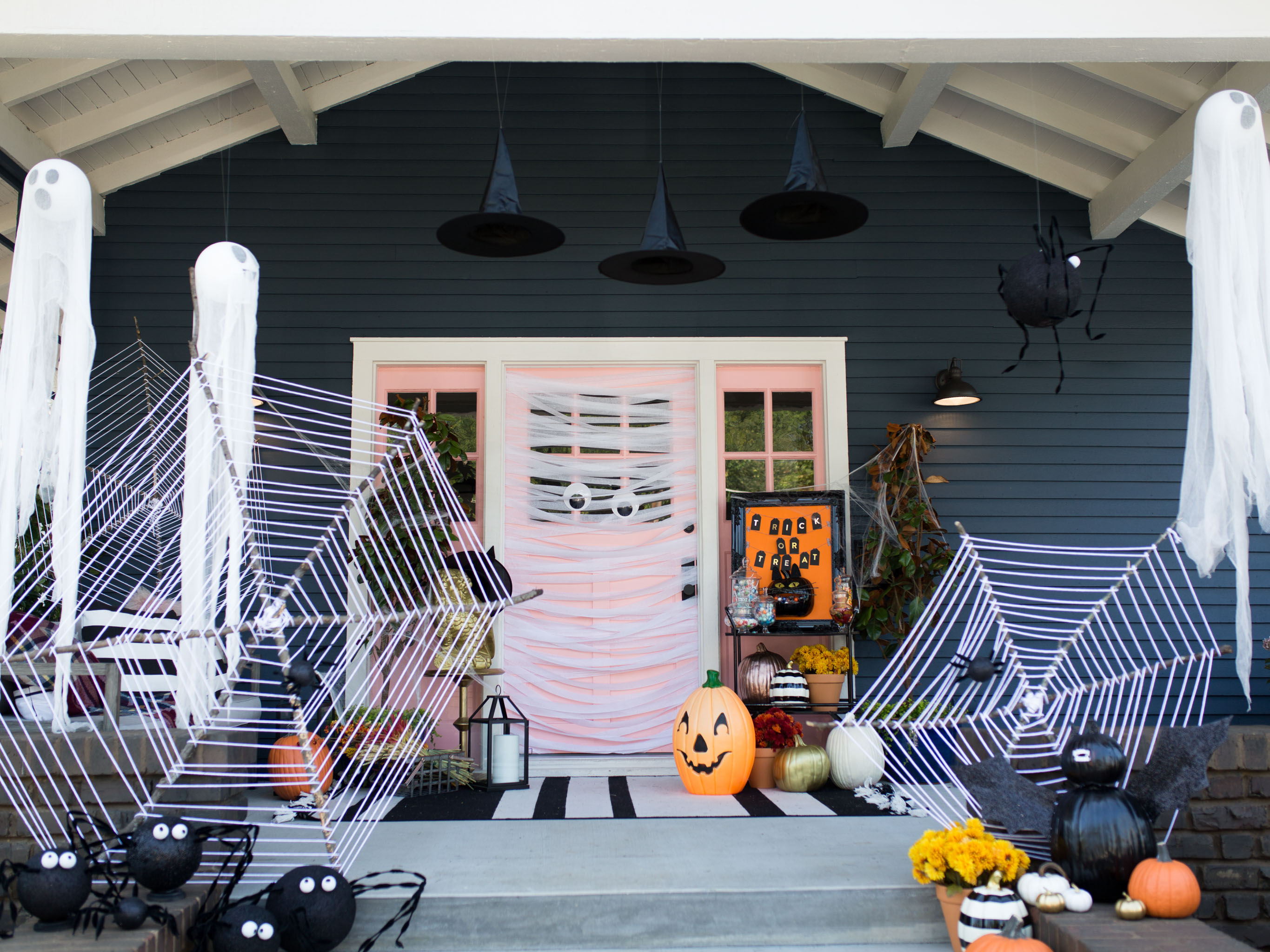 BLACK METAL OWL HAPPY HAUNTING HALLOWEEN CANDY BUCKET DECORATION FALL AUTUMN