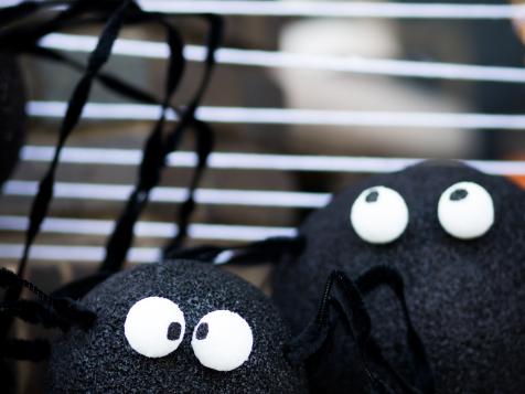 How to Make DIY Oversized Spooky Spiders