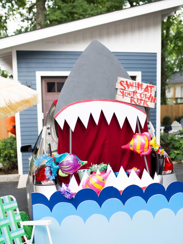 Dominate the Trunk or Treat with your very own set of Jaws! Make this foam core shark for your next trunk or treat event and fill its mouth with all your favorite sweets.
