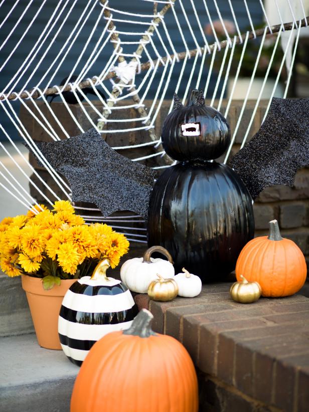 Create this fun vampire pumpkin that is fang-tastic for Halloween in just a few easy steps.