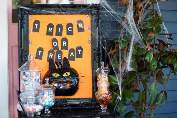 Black Cat Candy Hanger
