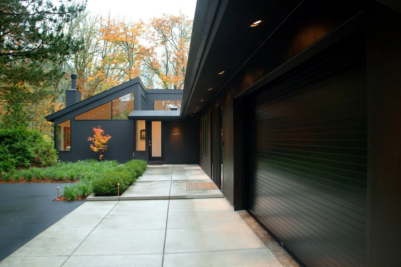 10 Bright Ideas for Decorating With Bold Black | HGTV