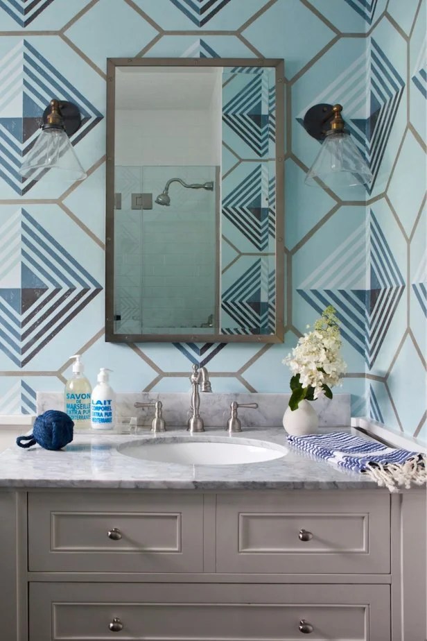 Ways Designers Use Graphic Wallpaper in Small and Large Spaces | HGTV