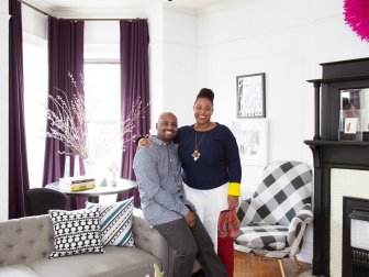 Jeanine Hays and Bryan Mason are the founders of AphroChic (www.aphrochic.com), a New York-based interior design firm. With the company’s motto of modern, soulful style, it’s no surprise that their home, located in the Crown Heights neighborhood of Brooklyn, is an ode to global culture at home. Their live-work space, part home, part design studio, is infused with a cultural aesthetic that is unmistakably AphroChic.