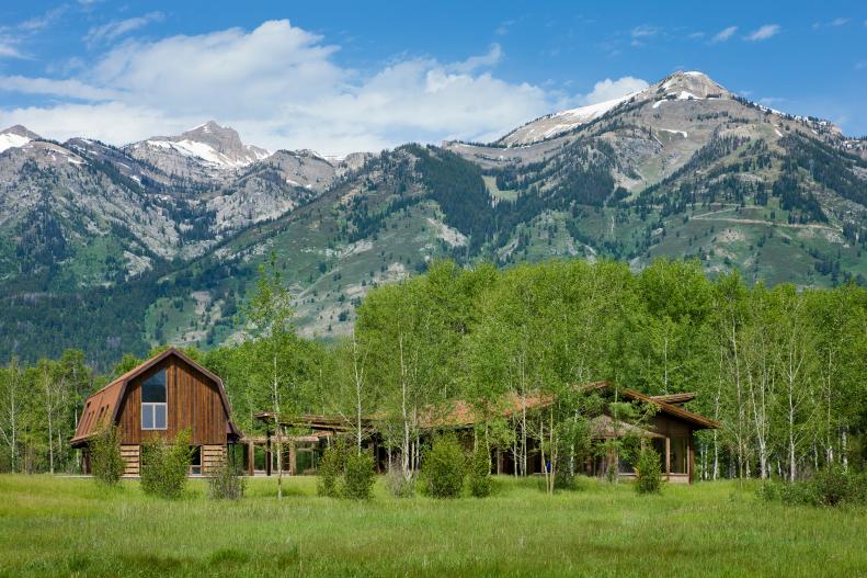 Mountain Estate With Barn