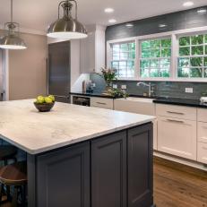 Island Adds Function to Kitchen Space