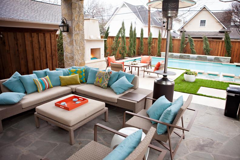 Neutral Patio with Pops of Blue and Green 