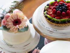 Take your cakes from drab to fab with these stylish and chic terra-cotta cake stands.