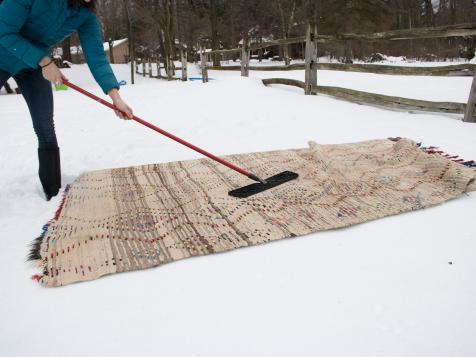 How to Clean Rugs in the Snow