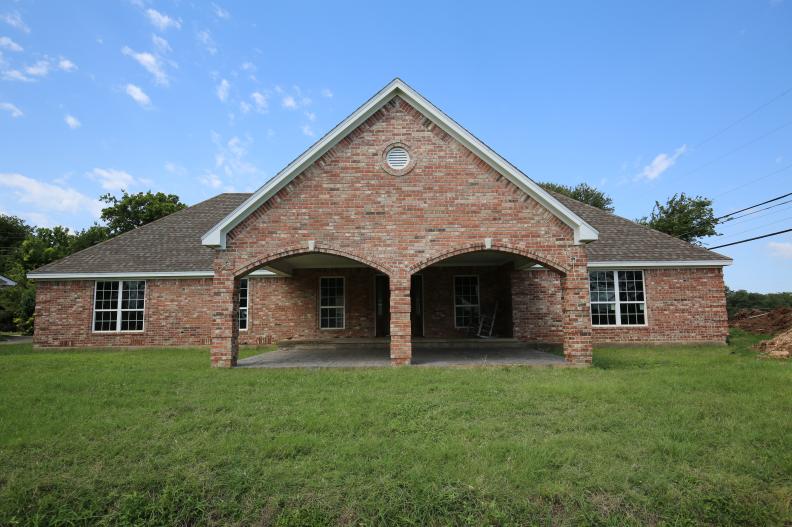 The exterior of the Copp home before renovations, as seen on Fixer Upper.