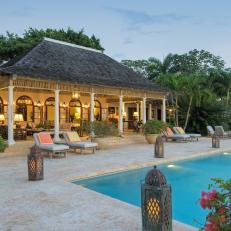 Elegant Estate Complete With Pool, Lounge