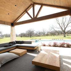 Contemporary Rustic Outdoor Seating Area 