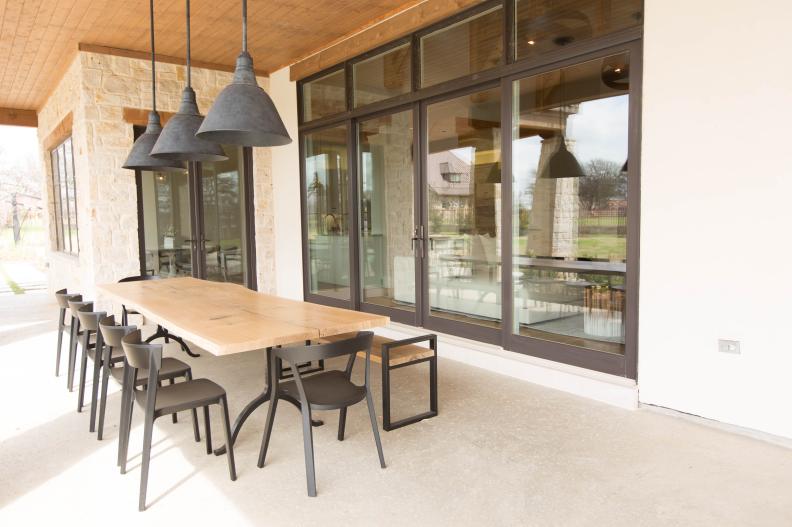 Contemporary Outdoor Dining Room