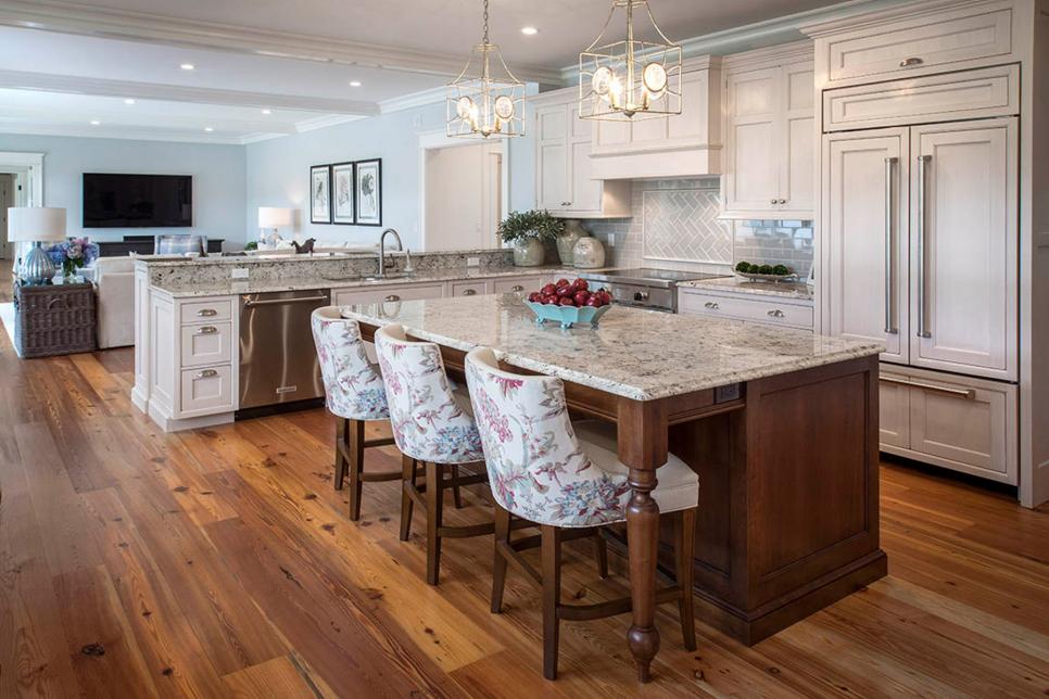 Kitchen Island With Stools, How Long Should A Kitchen Island Be To Seat 5