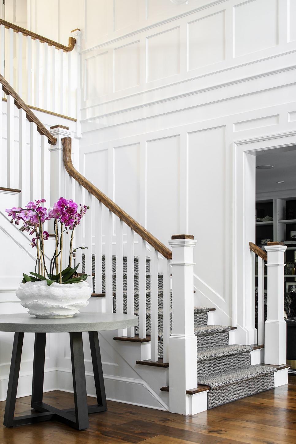 Stairs With Molding | HGTV
