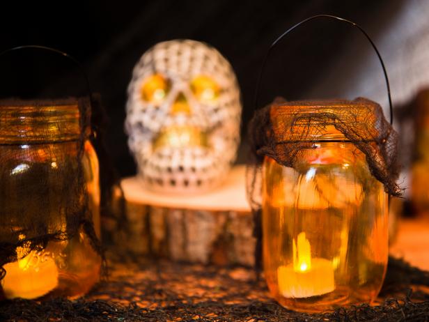 3 Spooky Halloween Mason Jar Crafts | HGTV