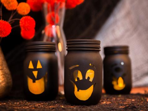 3 Spooky Halloween Mason Jar Crafts