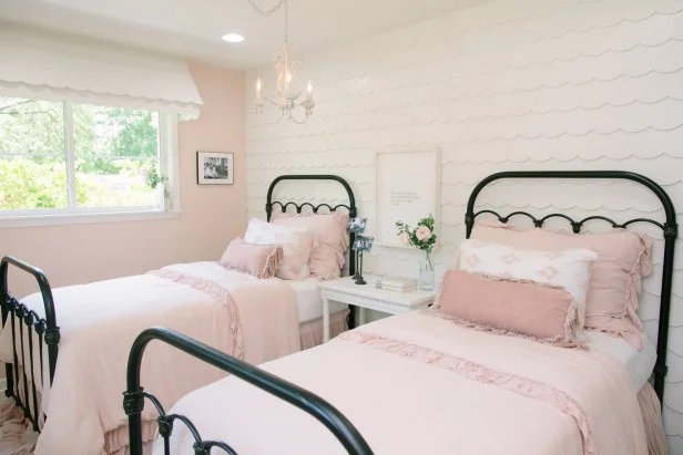 Hgtv Fixer Upper School Room Watch The Gaines' New Series 'Fixer
