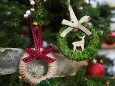 Are spare Mason jar bands from past canning projects cluttering up your kitchen drawers? Learn how to upcycle them into adorable mini wreath ornaments for your Christmas tree.