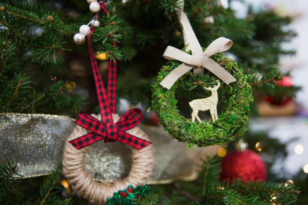 DIY Mason Jar Band Wreath Ornaments