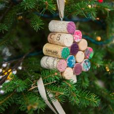 DIY Wine Cork Christmas Tree Ornament