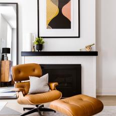 Contemporary Living Room With Leather Recliner