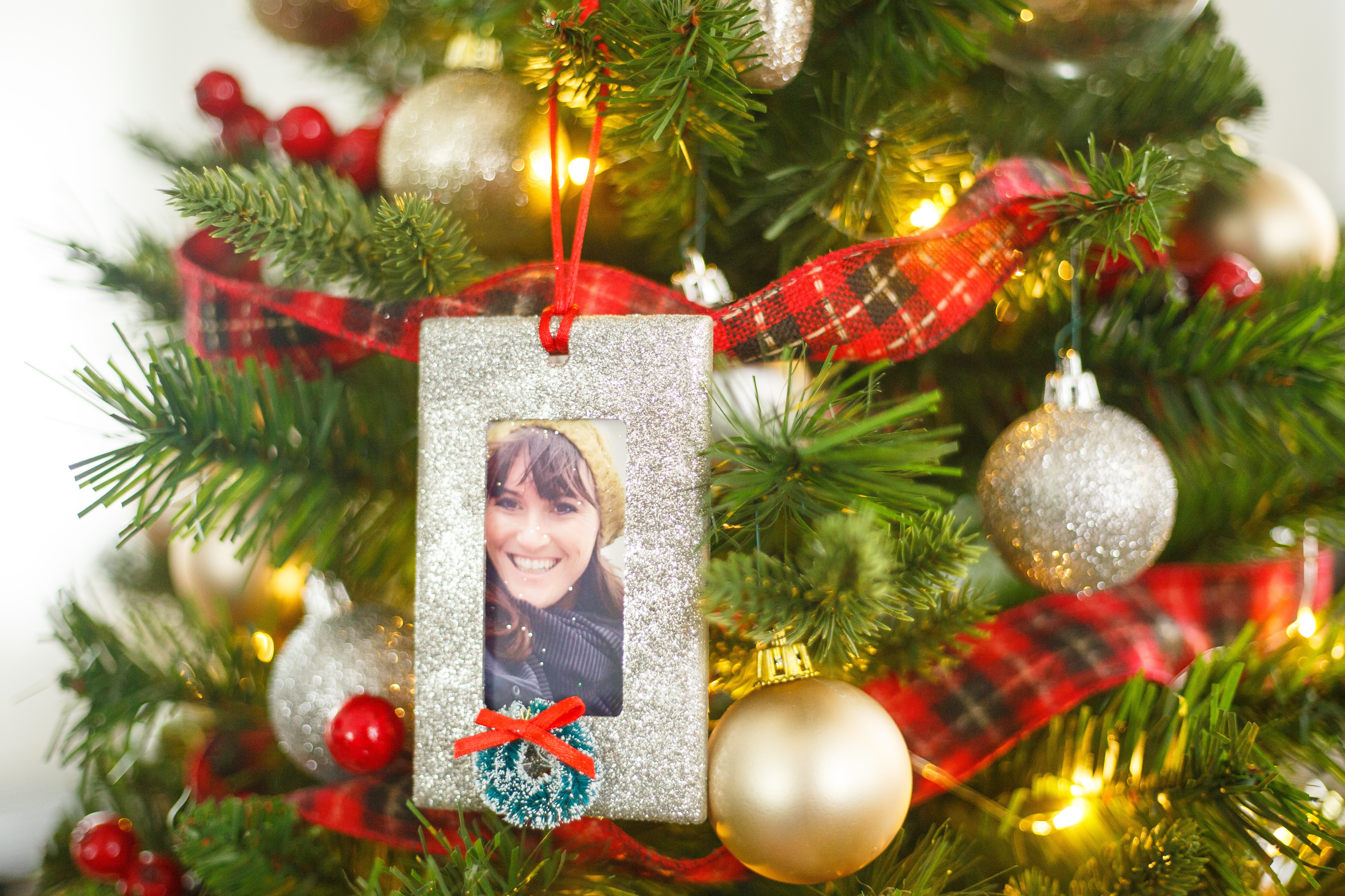 how to make photo frame christmas ornaments