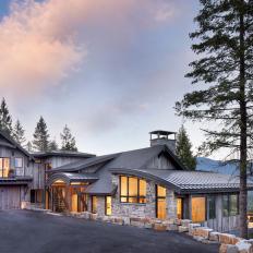 Mountain-Modern Home Echoes Beauty of Its Surroundings