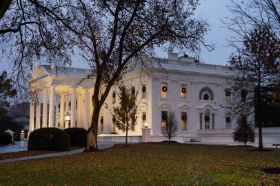 White House Exterior Christmas Photos 2022 White House Christmas Tour 2018 | White House Christmas 2018 | Hgtv