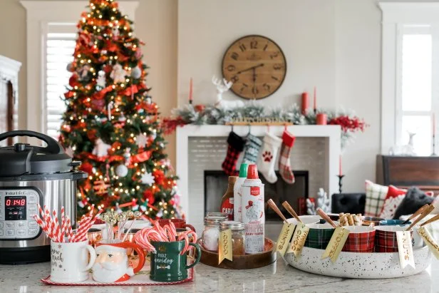Easy Holiday Hosting Tips | HGTV