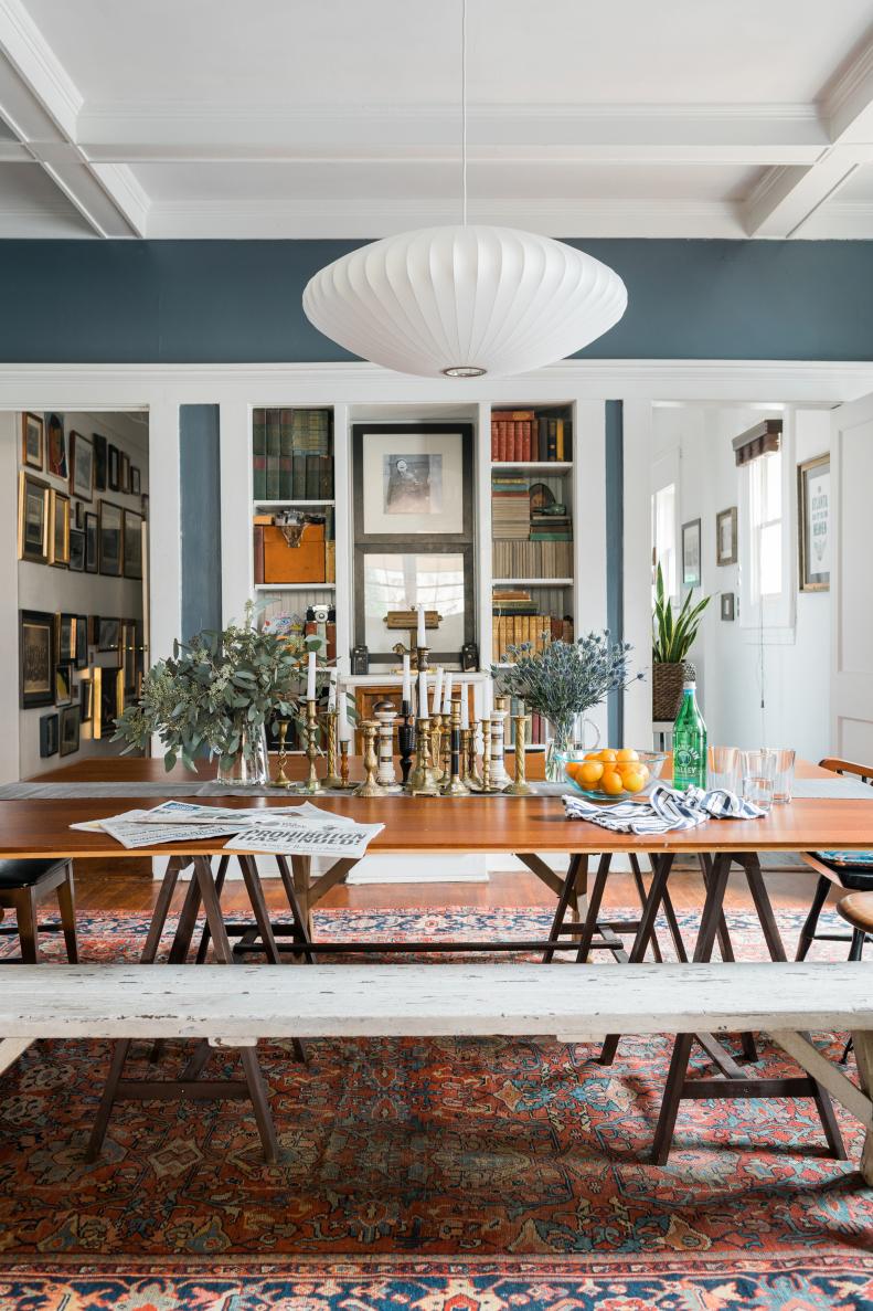 Dining Room With White Midcentury-Modern Pendant Light