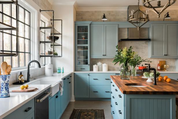 25 Easy Ways To Update Kitchen Cabinets, How To Make Your Old Kitchen Cabinets Look New