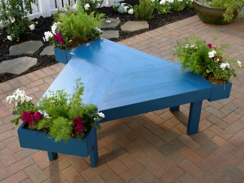 How to Make an Outdoor Spiral Bench With Built-In Planters