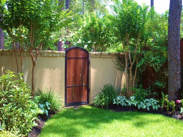 Gorgeous Cottage Fence and Gardens | HGTV