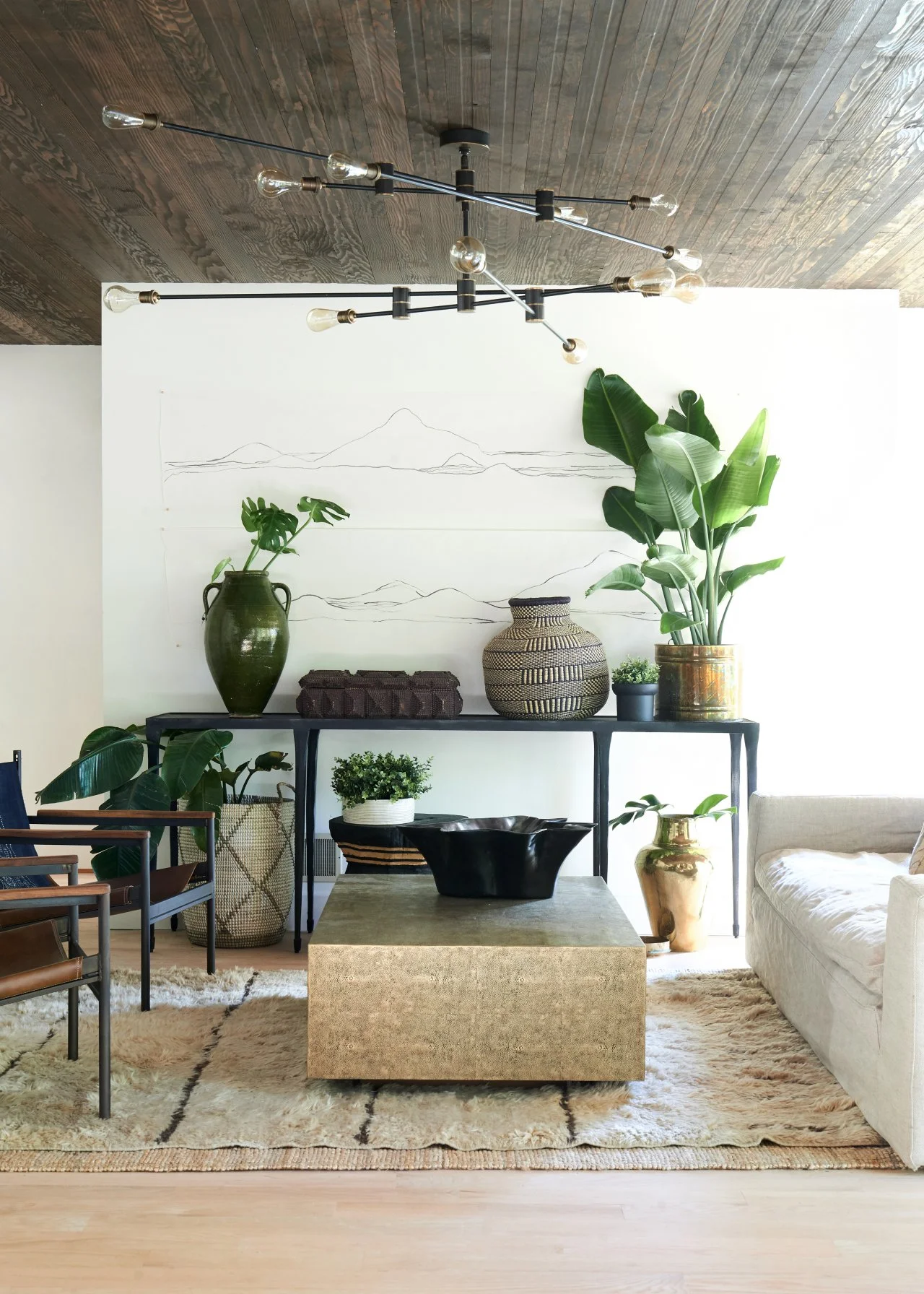 How to Decorate a Large Blank Wall | HGTV, image size:1280x1792