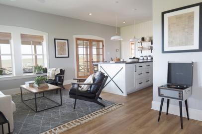 Fixer Upper The All American Farmhouse Hgtv S Fixer Upper With Chip And Joanna Gaines Hgtv