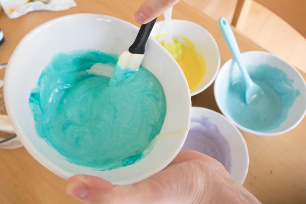 How to make non-toxic, easy, flour-based, kid-friendly finger paints.