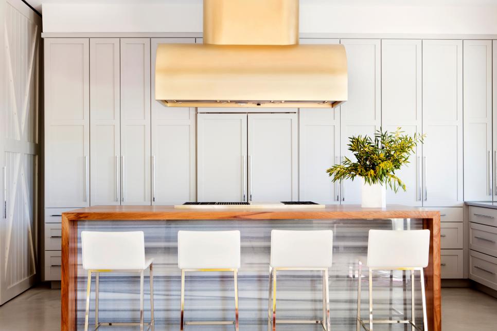 20 Gray Kitchen Cabinets We Re Loving, Are Gray Kitchen Cabinets Going Out Of Style