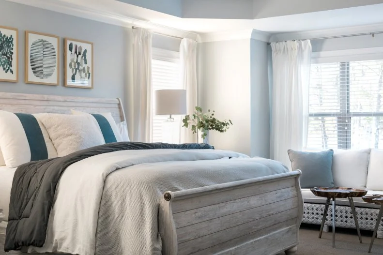 Decorating doesn’t have to be expensive. Many designers swear by the high/low approach- using several affordable items mixed in with a few pricier pieces. It’s a great way to make the most of your decorating budget and put your hard-earned money into the items you care about the most!