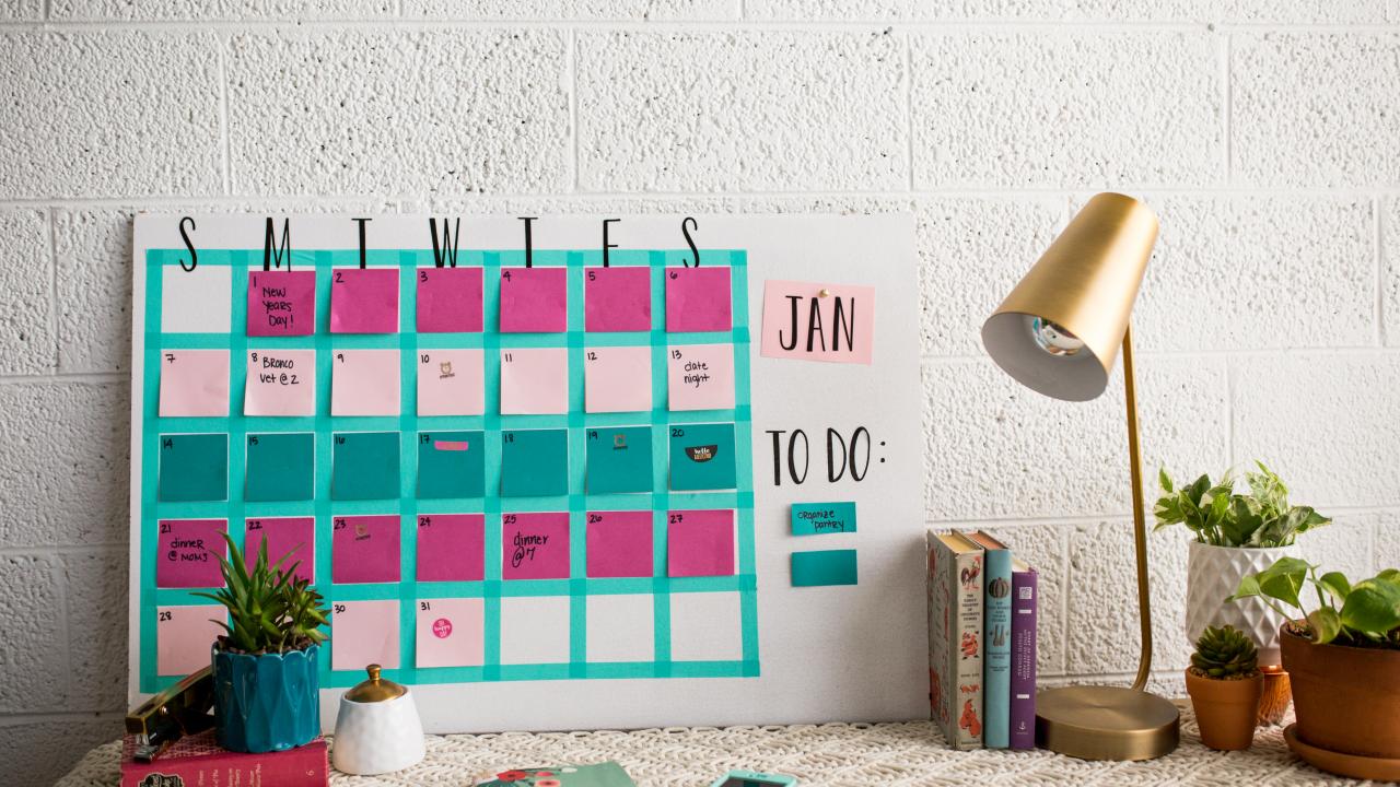 How to Make a DIY Sticky Note Calendar