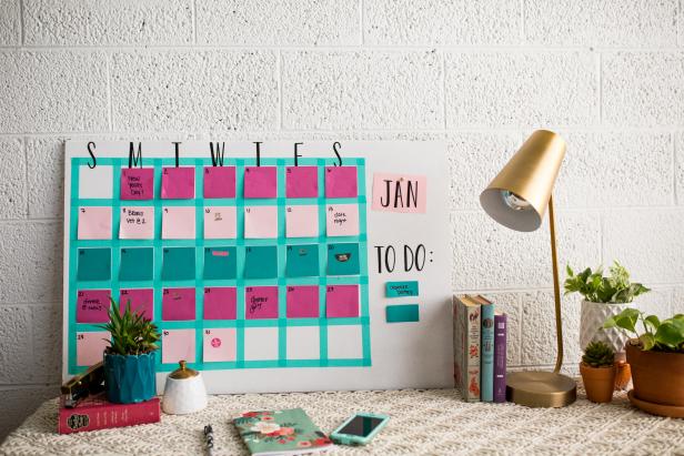 How To Make A Diy Sticky Note Calendar Hgtv