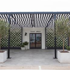 Contemporary Black and White Courtyard with Black and White Pavilion 
