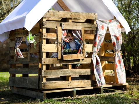 DIY the Pallet Playhouse of Your Kiddo's Dreams