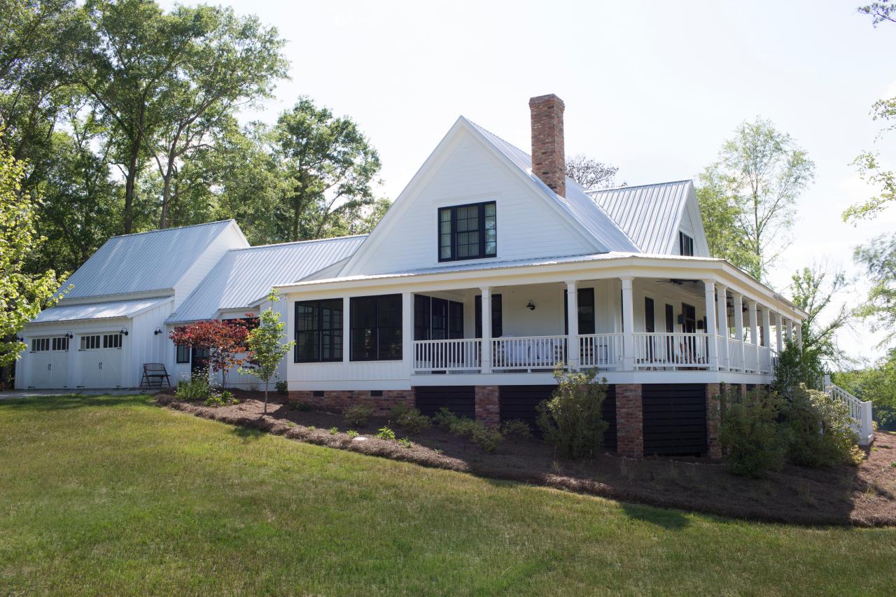 Country House With Wrap Around Porch