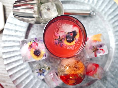 How to Make Perfect Floral Ice for Your Spring Soiree