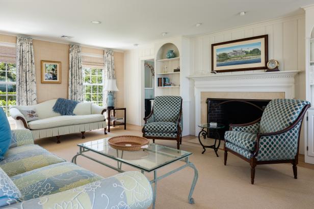 Traditional Coastal Living Room In Cape Cod Style Home Hgtv