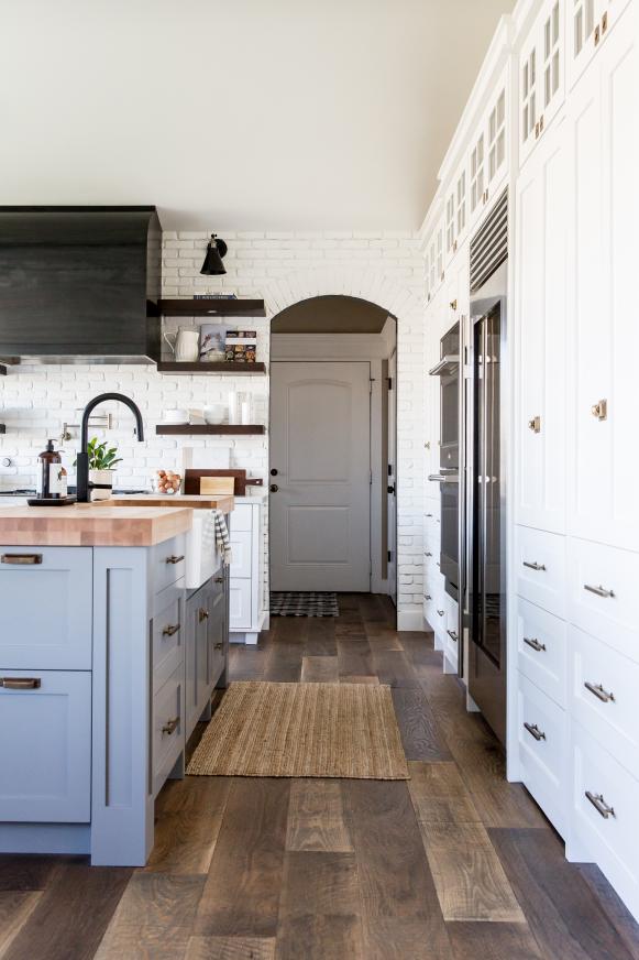 kitchen with island and farmhouse sink