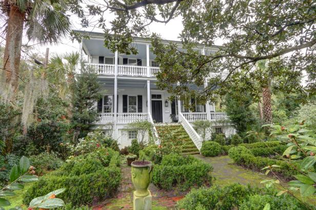 Pre-Civil War Home With Formal Garden