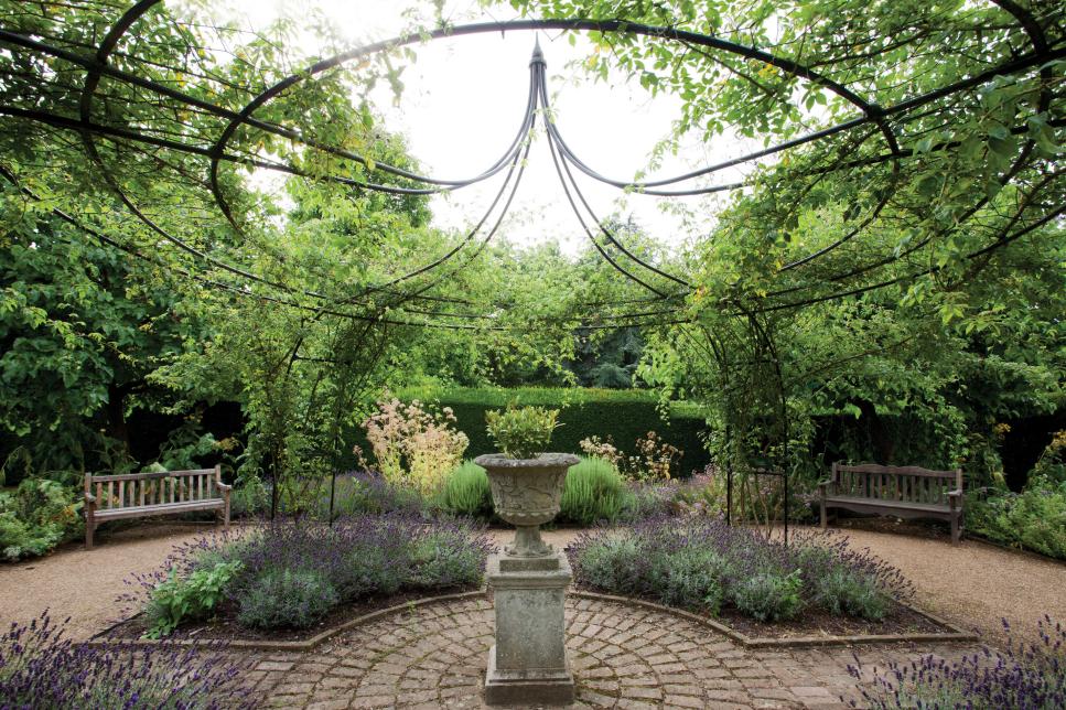 35 Gorgeous Ideas For A Gothic Garden, Gothic Landscape Inc