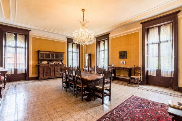 Dark Wood Trim In Dining Room Hgtv